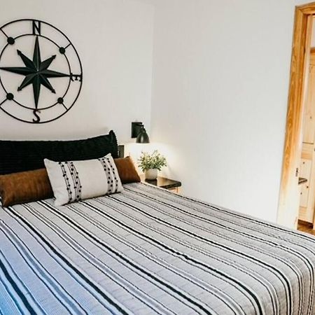 The Bison Cabin - The Cabins At Rim Rock Austin Bagian luar foto