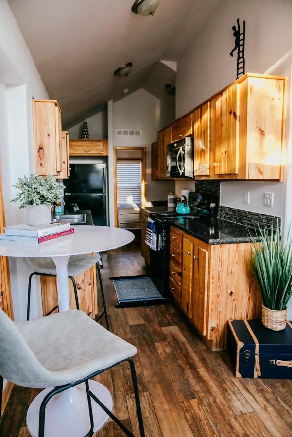The Bison Cabin - The Cabins At Rim Rock Austin Bagian luar foto