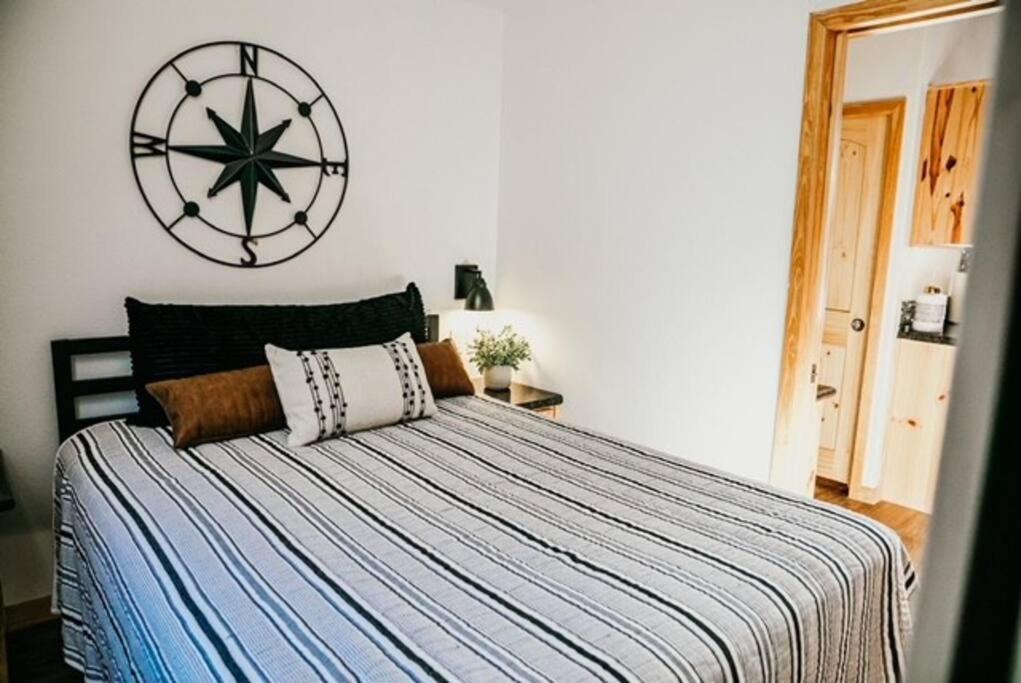 The Bison Cabin - The Cabins At Rim Rock Austin Bagian luar foto