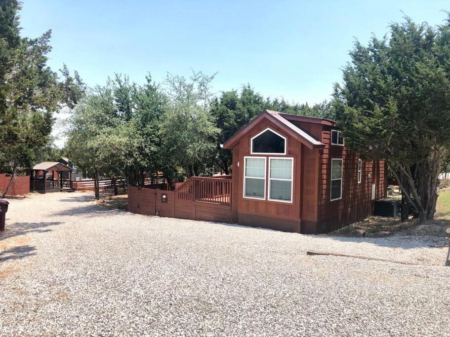 The Bison Cabin - The Cabins At Rim Rock Austin Bagian luar foto