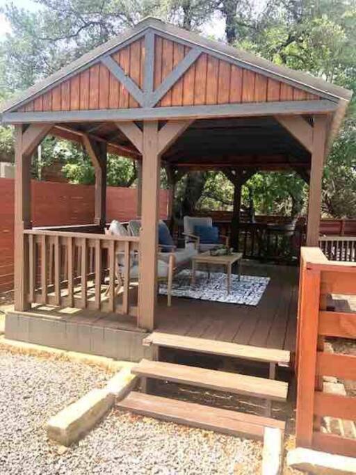 The Bison Cabin - The Cabins At Rim Rock Austin Bagian luar foto