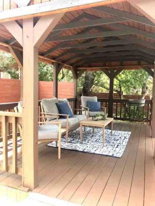 The Bison Cabin - The Cabins At Rim Rock Austin Bagian luar foto